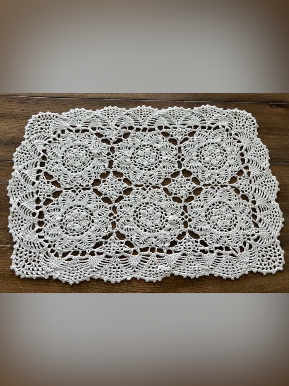 Vintage Doily/Placemat 18.25” x 12”